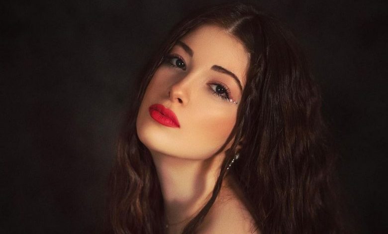 دنیا دادرسان