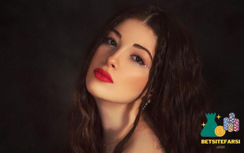 دنیا دادرسان